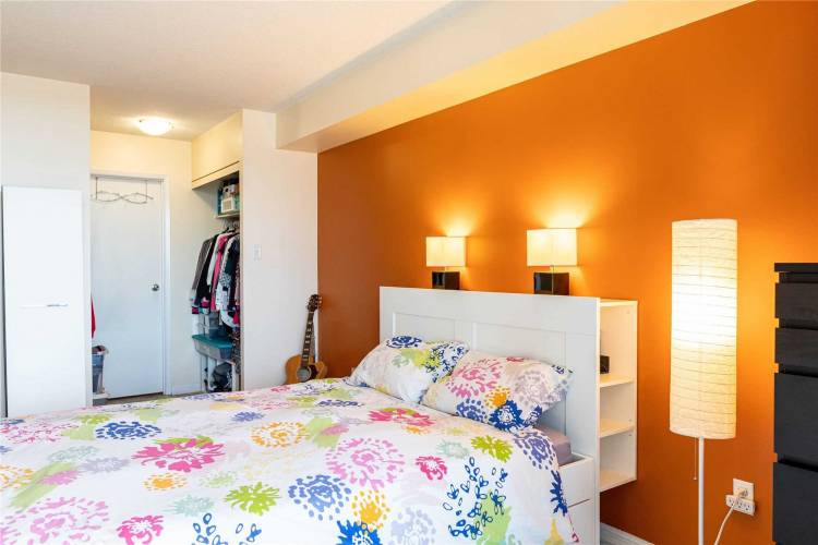 550 Webb Dr- Mississauga- Ontario L5B3Y4, 2 Bedrooms Bedrooms, 6 Rooms Rooms,1 BathroomBathrooms,Comm Element Condo,Sale,Webb,W4805203