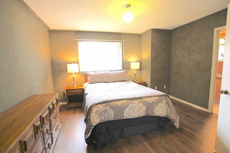 1845 Woodgate Crt, Oshawa, Ontario L1G 7Z1, 3 Bedrooms Bedrooms, 7 Rooms Rooms,3 BathroomsBathrooms,Att/row/twnhouse,Sale,Woodgate,E4805766