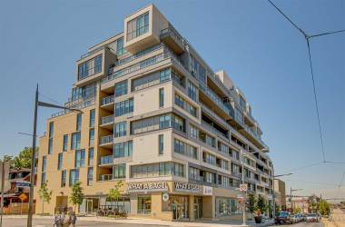 835 St Clair Ave- Toronto- Ontario M60A8, 2 Bedrooms Bedrooms, 6 Rooms Rooms,2 BathroomsBathrooms,Condo Apt,Sale,St Clair,C4806335