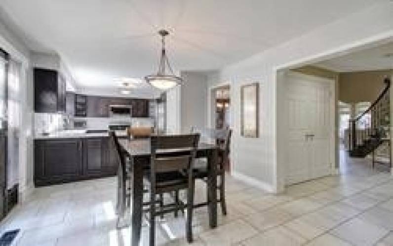 160 Nelson Circ- Newmarket- Ontario L3X1R3, 4 Bedrooms Bedrooms, 8 Rooms Rooms,3 BathroomsBathrooms,Detached,Sale,Nelson,N4811086